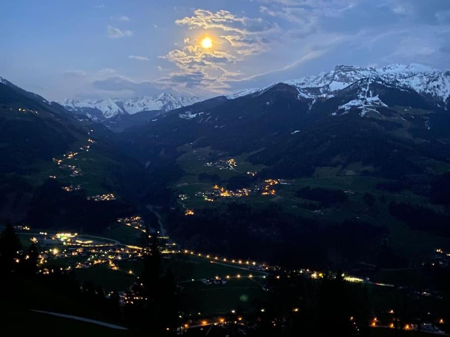 Ferienhaus Zillertal Panorama Blick Balkon Sauna Zellberg Eksteriør bilde
