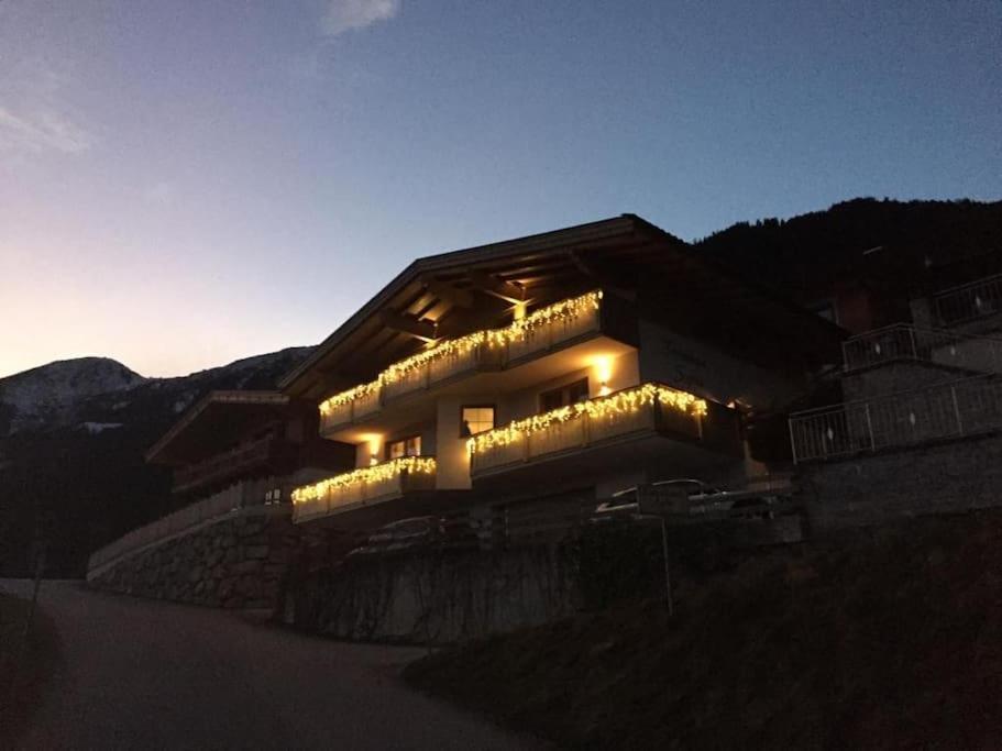 Ferienhaus Zillertal Panorama Blick Balkon Sauna Zellberg Eksteriør bilde